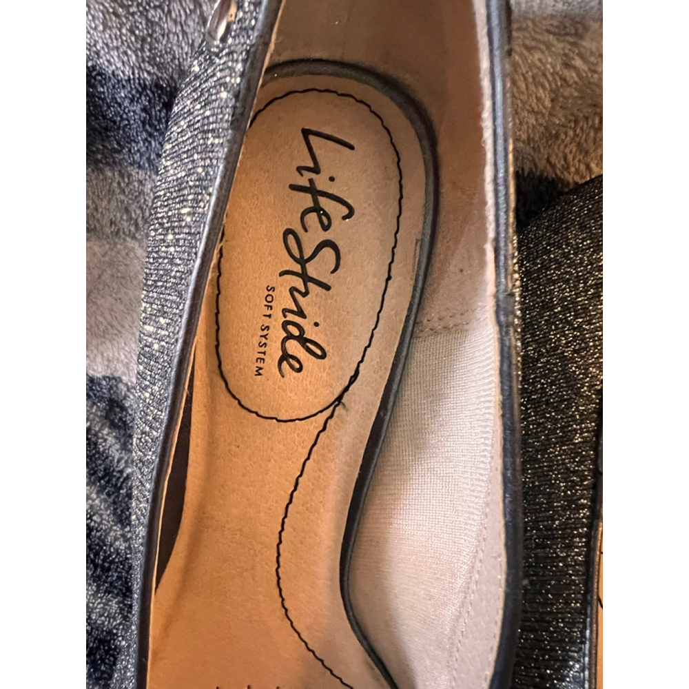 Women's LifeStride Silver Glitter Heels Size 8 - Picture 2 of 10
